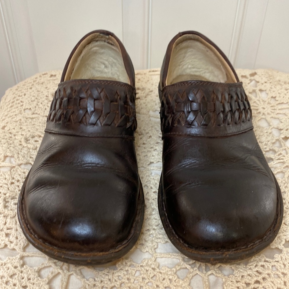 UGG Australia Brown Anila Leather Clogs - Size 8